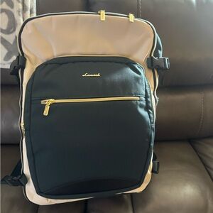 Lovevook Hunter Green and Cream travel Backpack